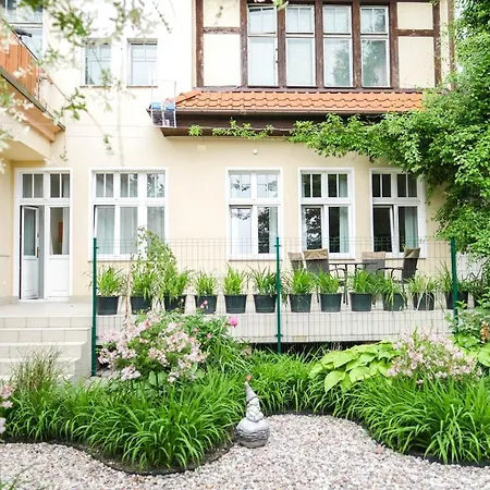 Warszawska Cudo 公寓