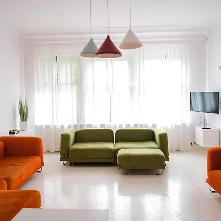 Warszawska Cudo 姆拉哥沃